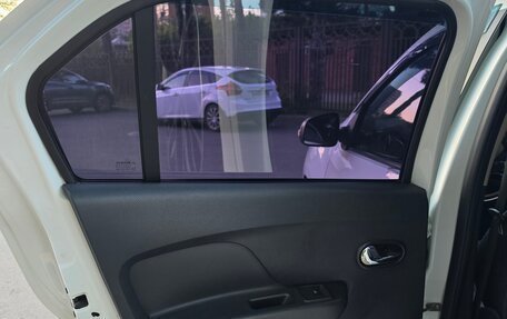 Renault Logan II, 2018 год, 850 000 рублей, 7 фотография
