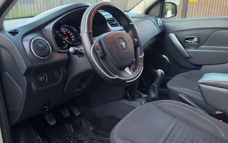 Renault Logan II, 2018 год, 850 000 рублей, 20 фотография