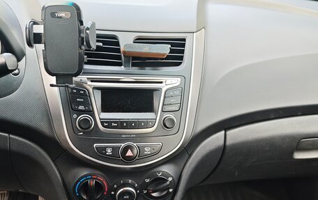Hyundai Solaris II рестайлинг, 2015 год, 970 000 рублей, 7 фотография