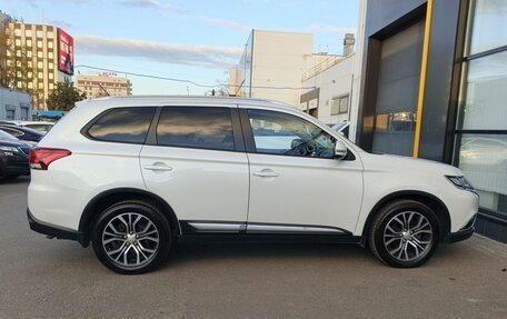 Mitsubishi Outlander III рестайлинг 3, 2015 год, 1 843 000 рублей, 4 фотография