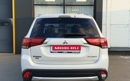 Mitsubishi Outlander III рестайлинг 3, 2015 год, 1 843 000 рублей, 6 фотография