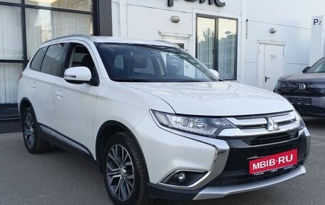 Mitsubishi Outlander III рестайлинг 3, 2015 год, 1 843 000 рублей, 3 фотография