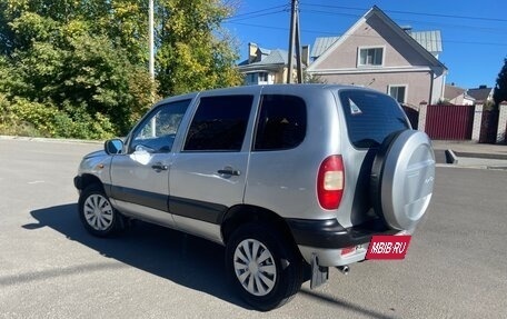 Chevrolet Niva I рестайлинг, 2003 год, 298 000 рублей, 2 фотография