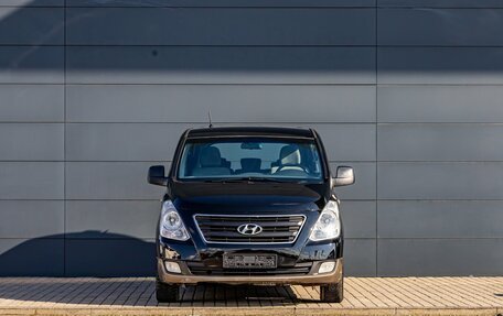 Hyundai H-1 II рестайлинг, 2014 год, 1 895 000 рублей, 2 фотография