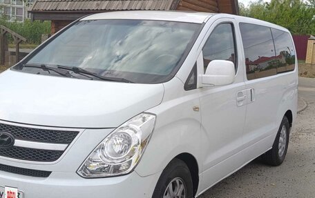 Hyundai Grand Starex Grand Starex I рестайлинг 2, 2011 год, 1 350 000 рублей, 2 фотография