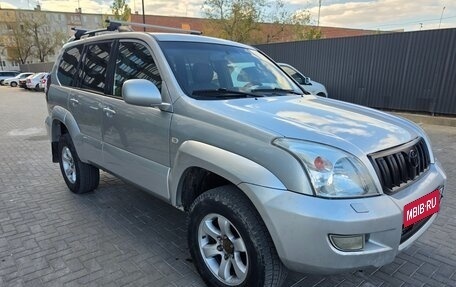 Toyota Land Cruiser Prado 120 рестайлинг, 2005 год, 875 000 рублей, 2 фотография