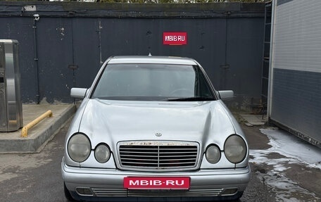 Mercedes-Benz E-Класс, 1996 год, 195 000 рублей, 5 фотография