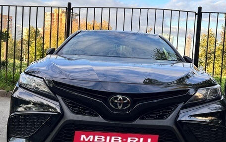 Toyota Camry, 2020 год, 2 900 000 рублей, 2 фотография