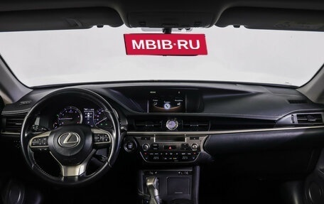 Lexus ES VII, 2016 год, 2 290 000 рублей, 14 фотография