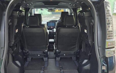 Toyota Voxy III, 2018 год, 2 650 000 рублей, 11 фотография