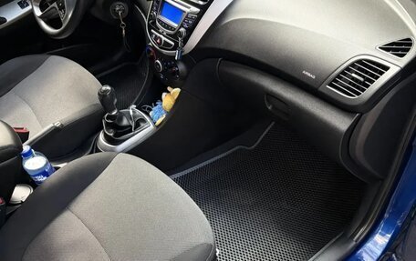 Hyundai Solaris II рестайлинг, 2013 год, 860 000 рублей, 2 фотография