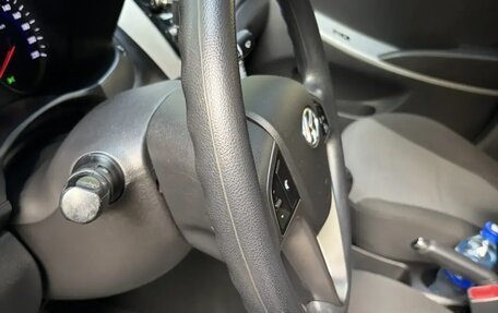 Hyundai Solaris II рестайлинг, 2013 год, 860 000 рублей, 15 фотография