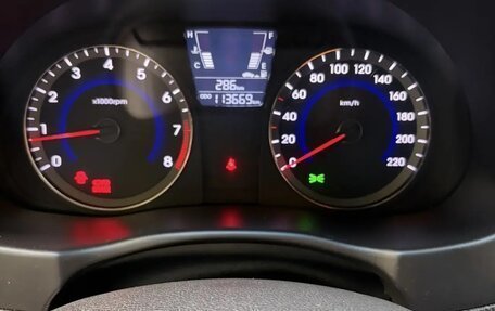 Hyundai Solaris II рестайлинг, 2013 год, 860 000 рублей, 13 фотография