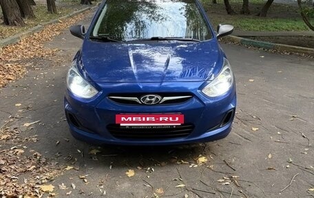 Hyundai Solaris II рестайлинг, 2013 год, 860 000 рублей, 16 фотография
