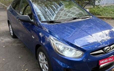 Hyundai Solaris II рестайлинг, 2013 год, 860 000 рублей, 20 фотография