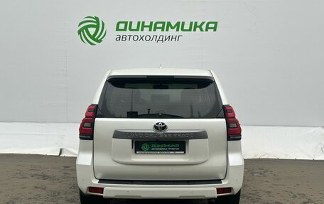 Toyota Land Cruiser Prado 150 рестайлинг 2, 2020 год, 4 400 000 рублей, 6 фотография