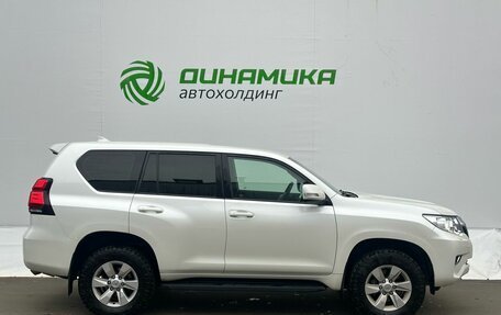 Toyota Land Cruiser Prado 150 рестайлинг 2, 2020 год, 4 400 000 рублей, 4 фотография