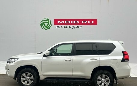 Toyota Land Cruiser Prado 150 рестайлинг 2, 2020 год, 4 400 000 рублей, 8 фотография