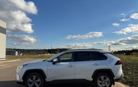 Toyota RAV4, 2020 год, 3 200 000 рублей, 6 фотография