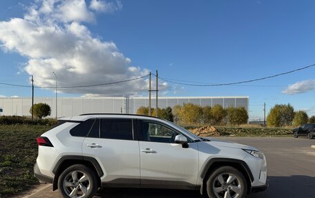 Toyota RAV4, 2020 год, 3 200 000 рублей, 7 фотография
