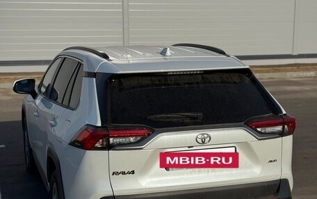 Toyota RAV4, 2020 год, 3 200 000 рублей, 8 фотография