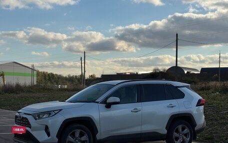 Toyota RAV4, 2020 год, 3 200 000 рублей, 3 фотография