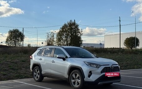 Toyota RAV4, 2020 год, 3 200 000 рублей, 5 фотография