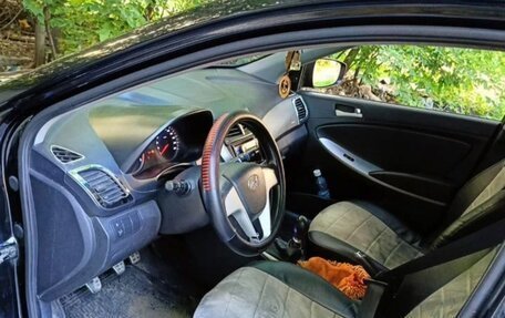 Hyundai Solaris II рестайлинг, 2013 год, 720 000 рублей, 4 фотография