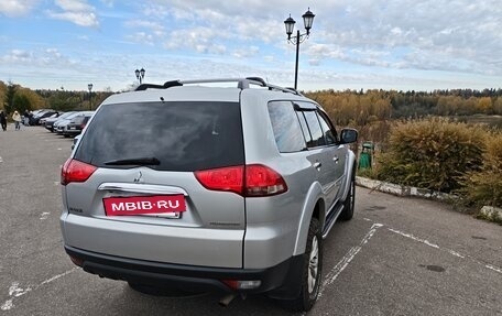 Mitsubishi Pajero Sport II рестайлинг, 2015 год, 2 450 000 рублей, 3 фотография