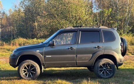 Chevrolet Niva I рестайлинг, 2011 год, 519 500 рублей, 6 фотография