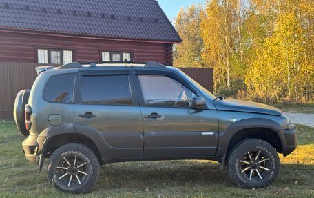 Chevrolet Niva I рестайлинг, 2011 год, 519 500 рублей, 3 фотография