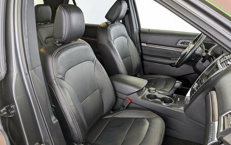 Ford Explorer VI, 2018 год, 3 100 000 рублей, 24 фотография