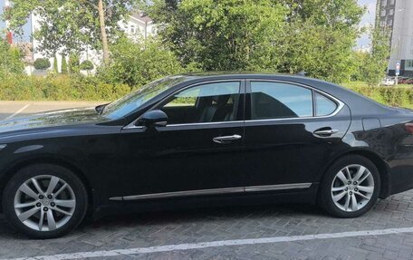 Lexus LS IV, 2016 год, 2 700 000 рублей, 3 фотография