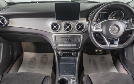 Mercedes-Benz CLA, 2018 год, 1 699 000 рублей, 11 фотография