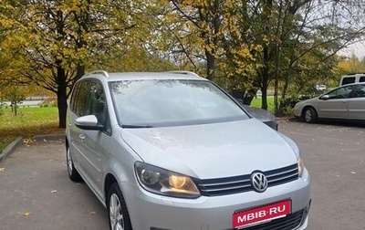 Volkswagen Touran III, 2011 год, 1 100 000 рублей, 1 фотография