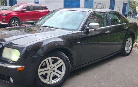 Chrysler 300C II, 2006 год, 750 000 рублей, 3 фотография