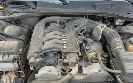 Chrysler 300C II, 2006 год, 750 000 рублей, 16 фотография