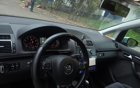 Volkswagen Touran III, 2011 год, 1 100 000 рублей, 12 фотография