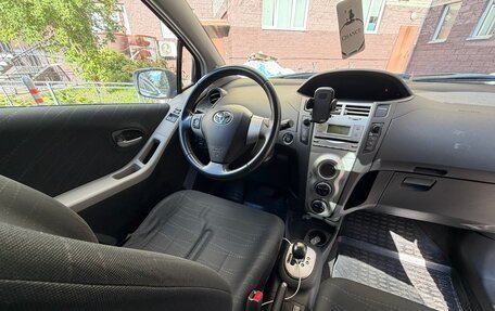 Toyota Yaris III рестайлинг, 2008 год, 450 000 рублей, 9 фотография
