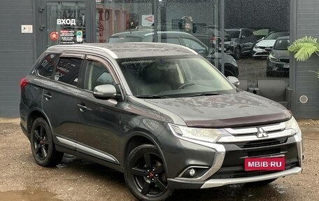Mitsubishi Outlander III рестайлинг 3, 2016 год, 1 850 000 рублей, 1 фотография