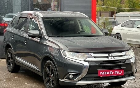 Mitsubishi Outlander III рестайлинг 3, 2016 год, 1 850 000 рублей, 2 фотография