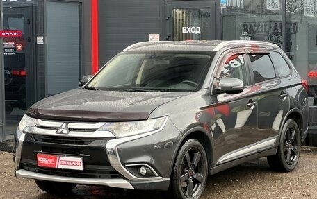Mitsubishi Outlander III рестайлинг 3, 2016 год, 1 850 000 рублей, 4 фотография