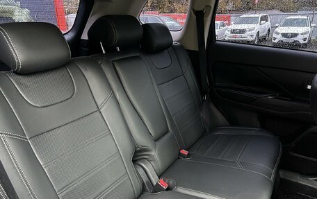 Mitsubishi Outlander III рестайлинг 3, 2016 год, 1 850 000 рублей, 30 фотография