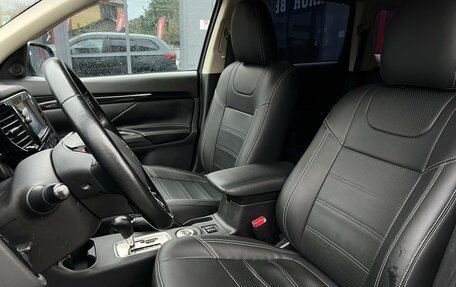 Mitsubishi Outlander III рестайлинг 3, 2016 год, 1 850 000 рублей, 27 фотография