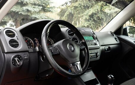Volkswagen Tiguan I, 2012 год, 1 015 000 рублей, 19 фотография
