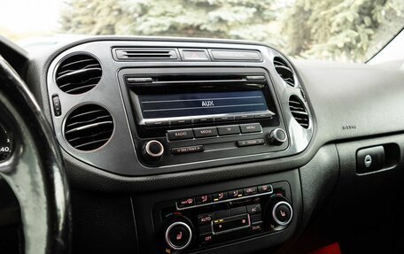 Volkswagen Tiguan I, 2012 год, 1 015 000 рублей, 22 фотография