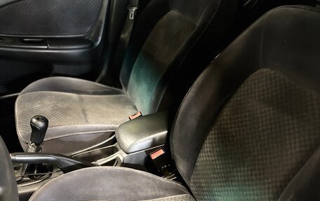 Toyota Avensis III рестайлинг, 2002 год, 375 000 рублей, 12 фотография