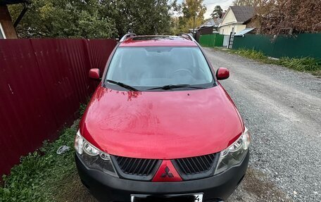 Mitsubishi Outlander III рестайлинг 3, 2007 год, 885 000 рублей, 1 фотография