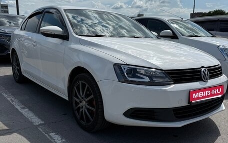 Volkswagen Jetta VI, 2013 год, 1 200 000 рублей, 13 фотография