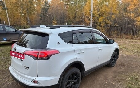 Toyota RAV4, 2019 год, 2 850 000 рублей, 2 фотография